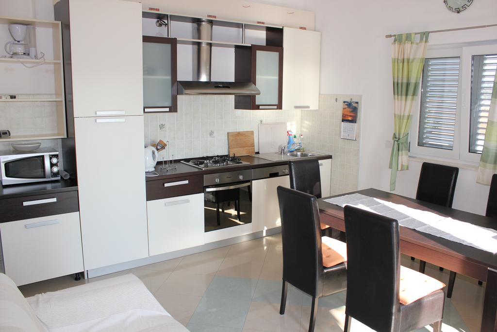 Apartments 4 Dolphins Rogoznica  Zimmer foto